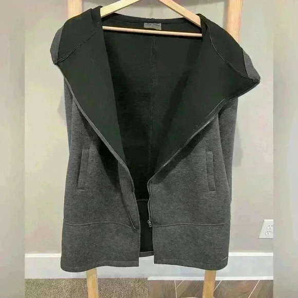 Betsey Johnson Give Love Get Love Dark Grey Performance Coat Size M scuba jacket - Picture 6 of 12
